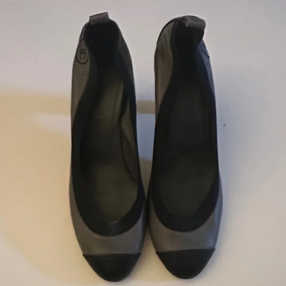 CHANEL Two-Tone Black and Gray Heels size 41 - Picture 3 of 10